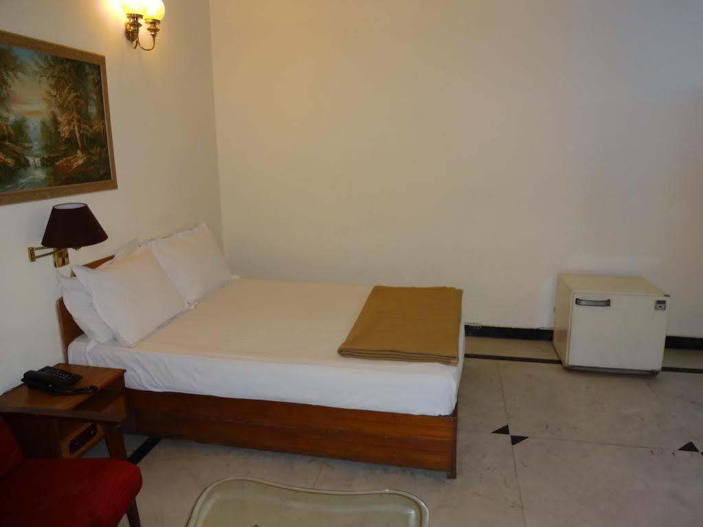 Alka Premiere Hotell New Delhi Eksteriør bilde