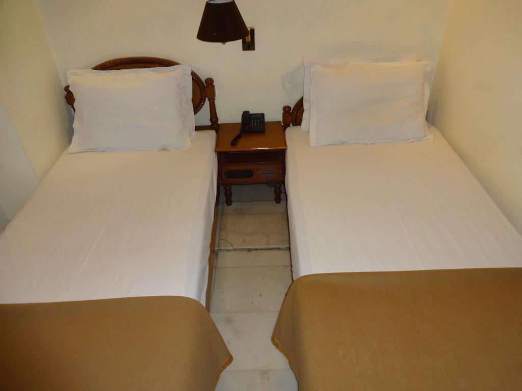 Alka Premiere Hotell New Delhi Rom bilde