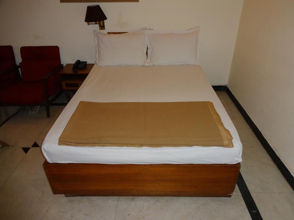 Alka Premiere Hotell New Delhi Rom bilde